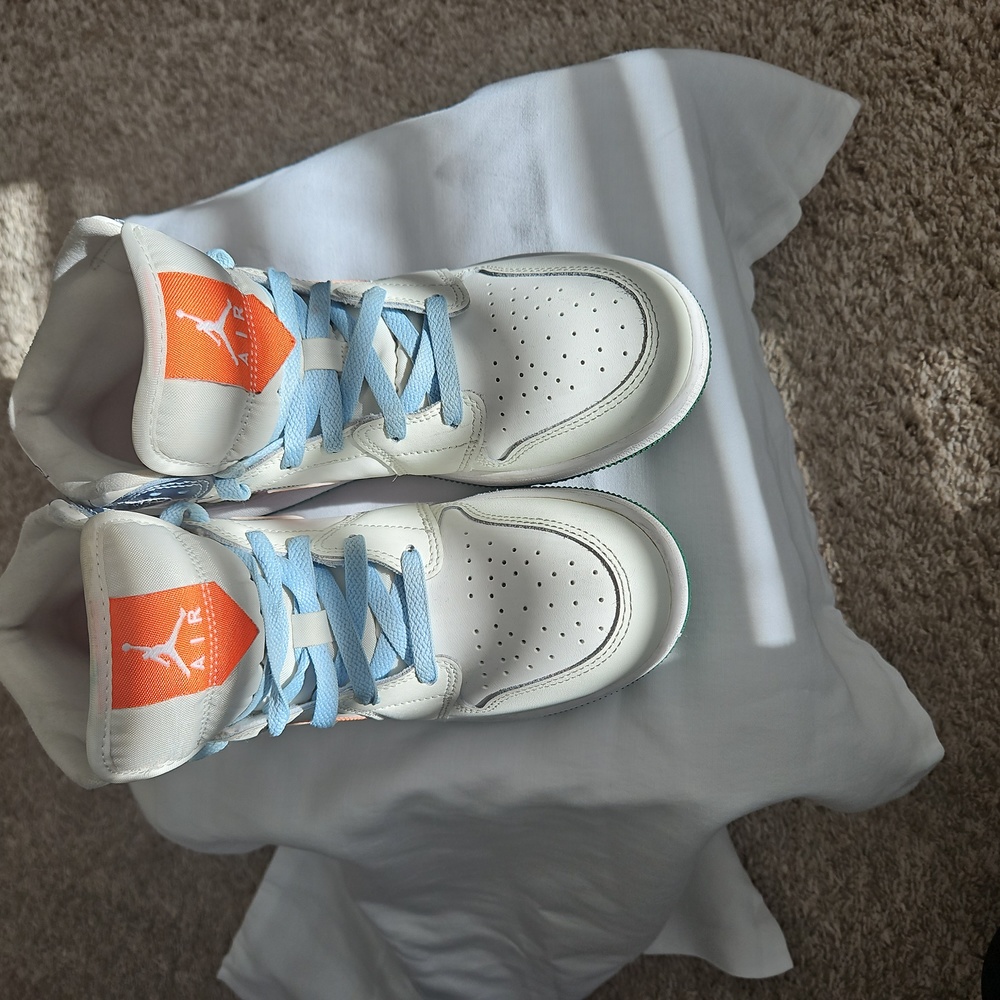 Nike Air Jordan Day/Night sneakers. - Picture 7 of 14